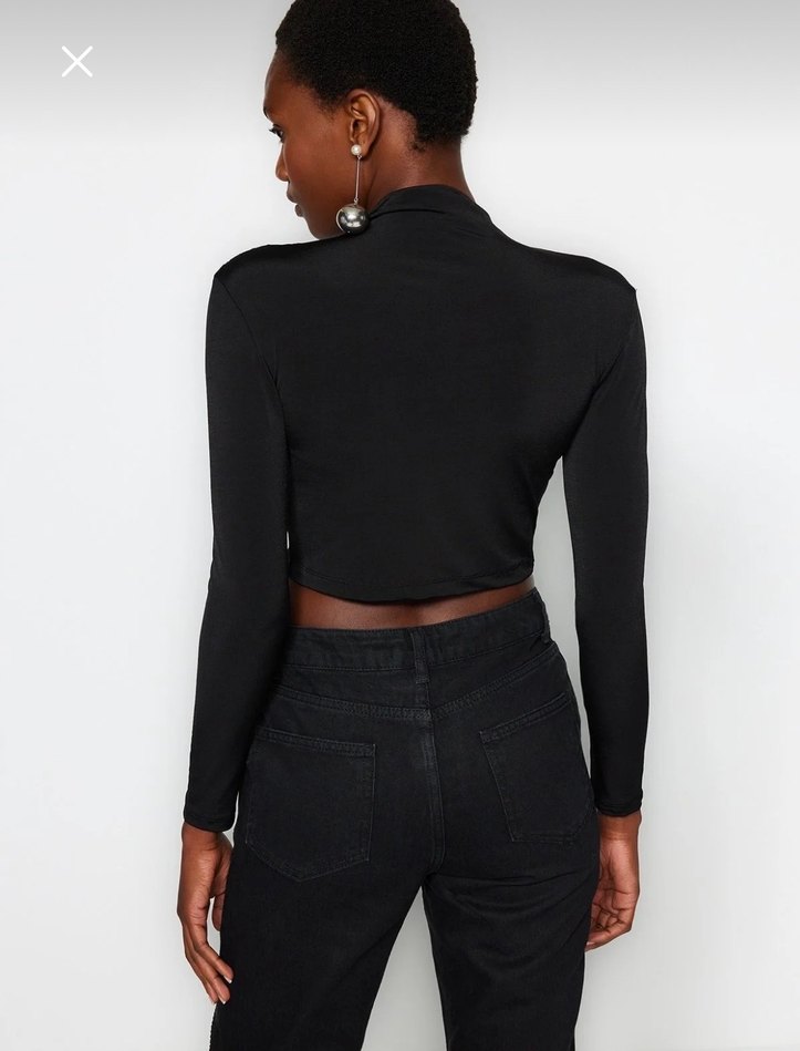 Trendyolmilla Dik Yaka Drapeli Bluz - Görsel 5