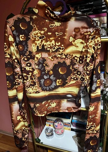 Bershka Sırt Dekolteli Bluz - Görsel 4