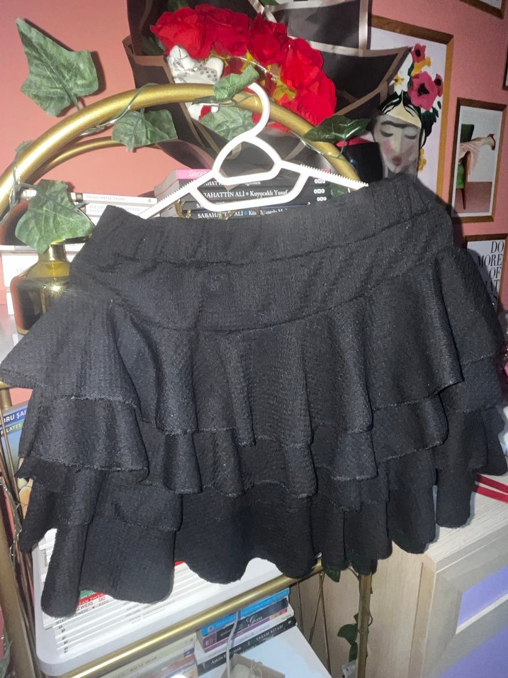 Siyah Fırfırlı Beli Lastikli Mini Etek - Görsel 4