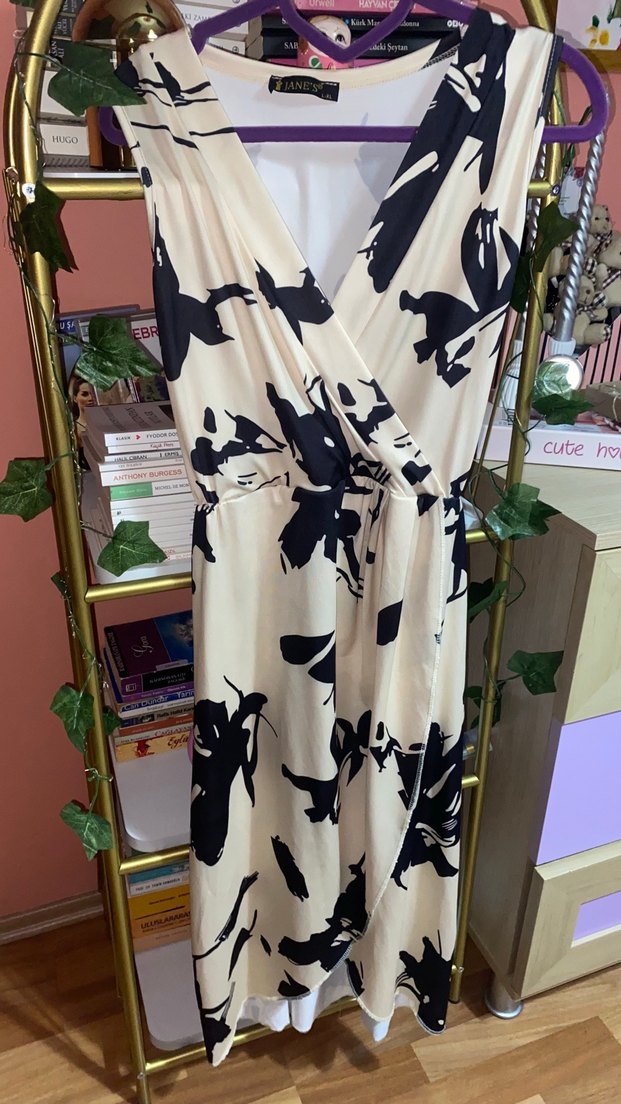 Bej Siyah Desenli V Yaka Uzun Elbise - Görsel 5