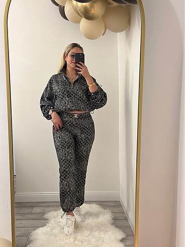 Celine Celine takım