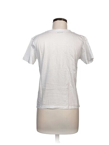 m Beden Pull and Bear T-shirt %70 İndirimli.