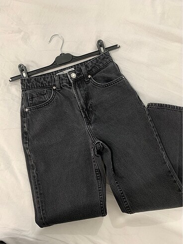32 Beden siyah Renk Bershka mom jean