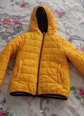 Yepyeni içi polar kapşonlu mont