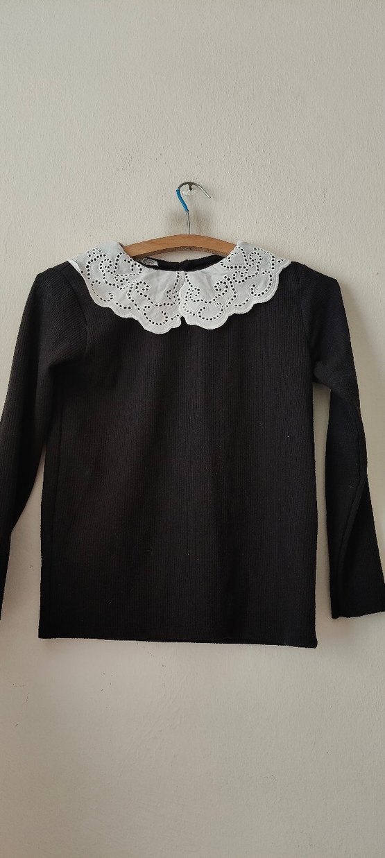 Kız Çocuk Siyah Dantelli Yakalı Bluz - Görsel 2