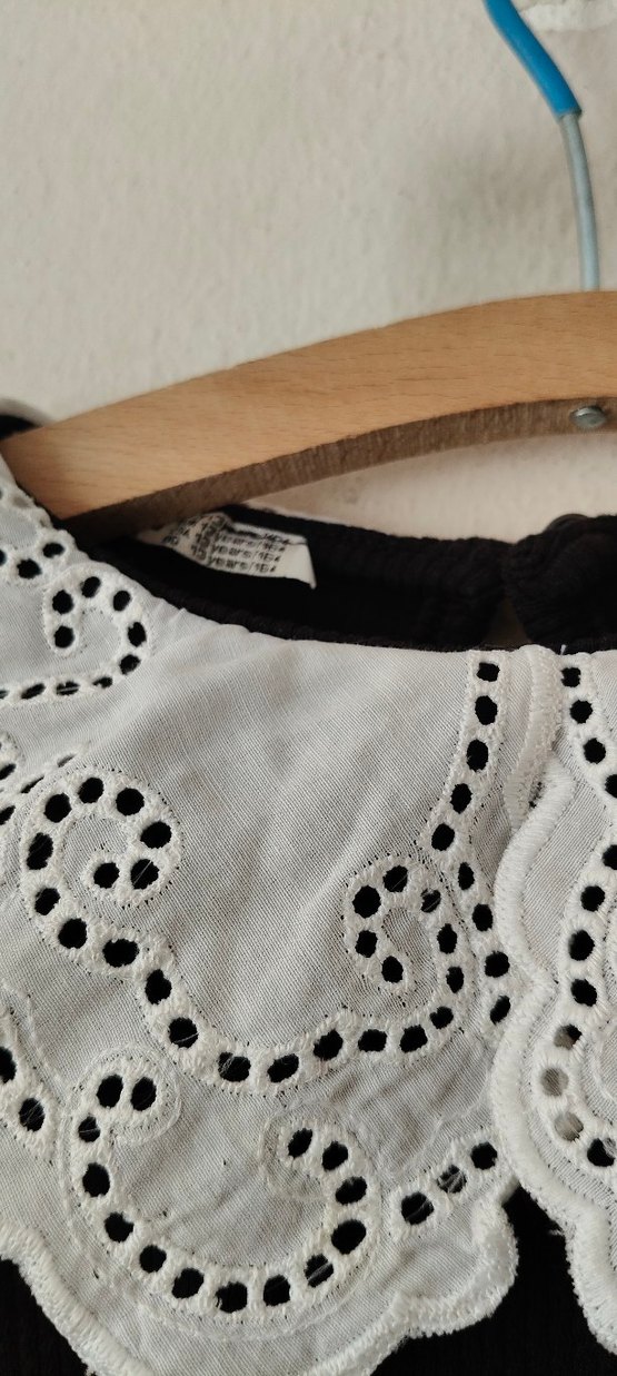 Kız Çocuk Siyah Dantelli Yakalı Bluz - Görsel 4