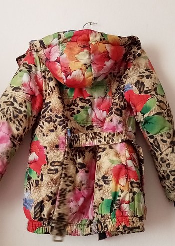 Çiçekli ve Kürklü Kız Montu - Görsel 2