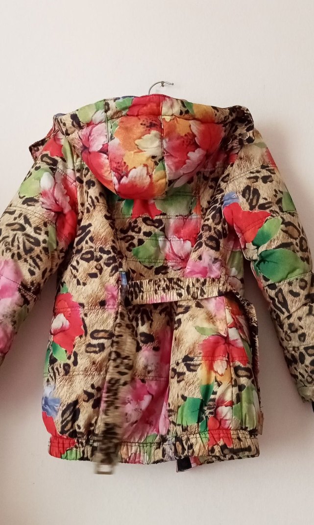 Çiçekli ve Kürklü Kız Montu - Görsel 2