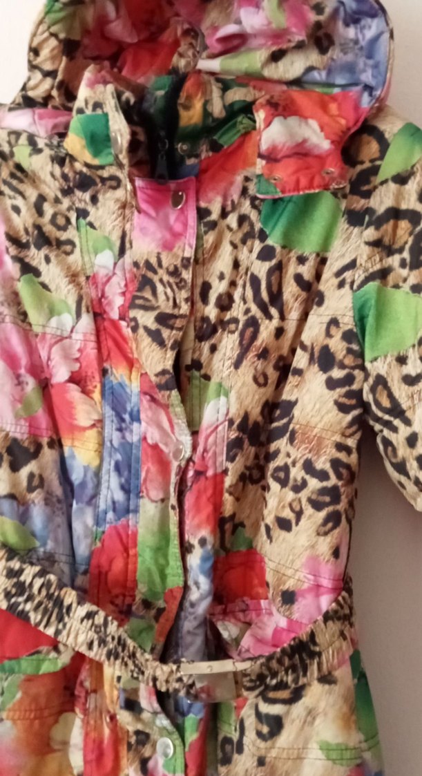 Çiçekli ve Kürklü Kız Montu - Görsel 4