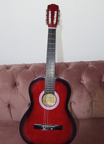 13 yasa kadar kullanılabilir gitar 