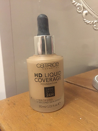 Catrice hd liquid coverage