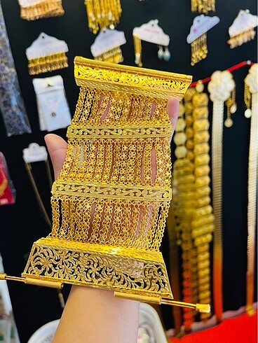 Akıtma bileklik