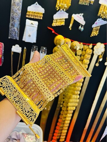  Beden altın Renk Akıtma bileklik