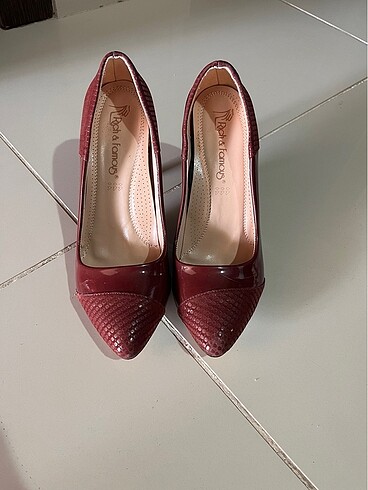 Bordo stiletto ayakkabı