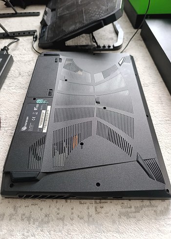 Siyah Laptop Seti ve Aksesuarları - Görsel 2