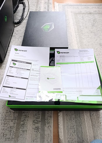 Siyah Laptop Seti ve Aksesuarları - Görsel 6