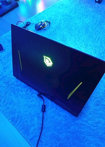 Siyah Laptop Seti ve Aksesuarları - Görsel 3