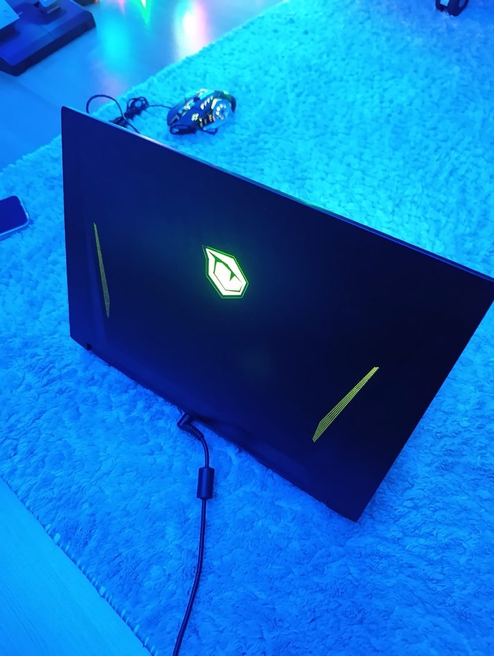 Siyah Laptop Seti ve Aksesuarları - Görsel 3