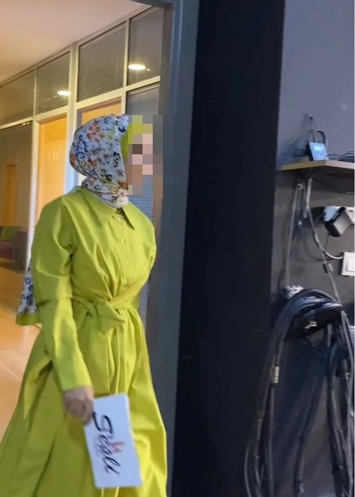 Fıstık yeşili yandan bağlamalı elbise - Görsel 2