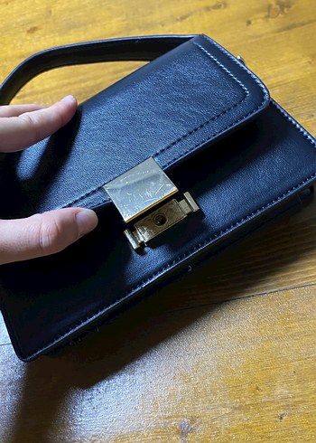 Beden siyah Renk Stradivarius Çift Tutma Saplı Çapraz Askılı Çanta