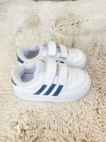 23 Beden Orjinal çocuk Adidas spor ayakkabı