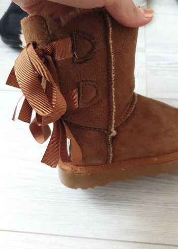 Ugg Kız Çocuk Kahverengi Süet Kürklü Bot