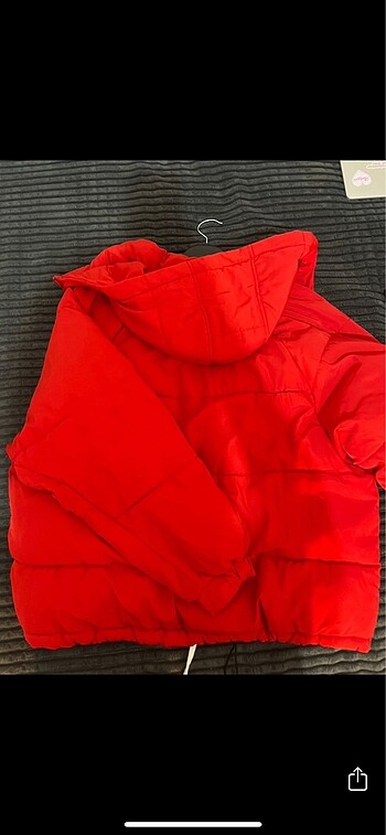 m Beden kırmızı Renk pull and bear mont
