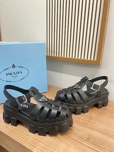 37 Beden siyah Renk Prada Sandalet