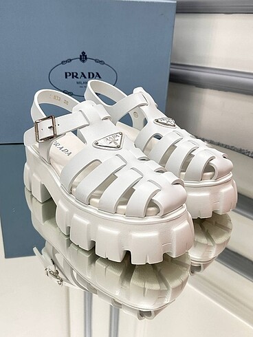Prada Beyaz Sandalet