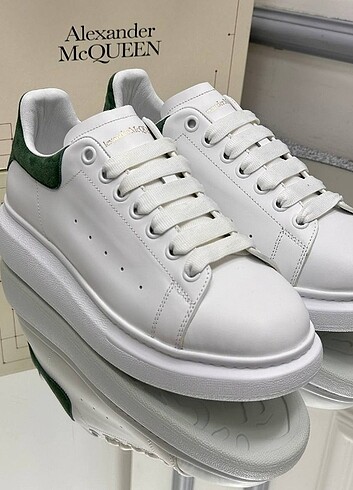 Alexander McQueen 