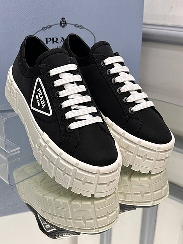 36 Beden siyah Renk Prada Sneaker