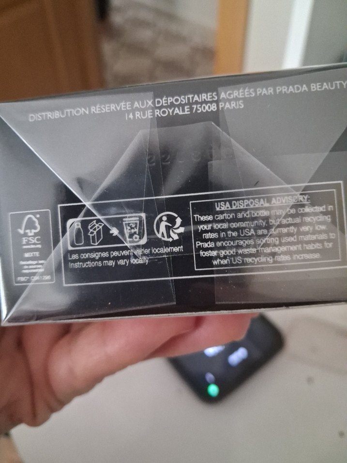 Prada Black Erkek Parfümü - Görsel 2