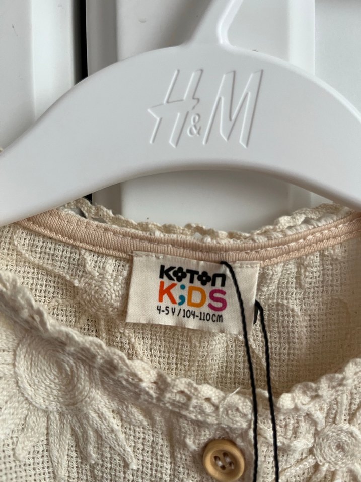 Kız Çocuk Dantel Detaylı Kolsuz Bluz - Görsel 3