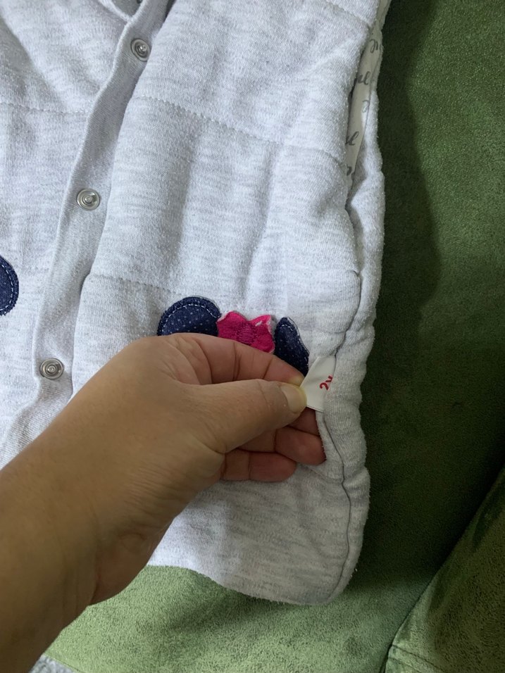 Düğmeli Kız Çocuk Gri İşlemeli Yelek - Görsel 2