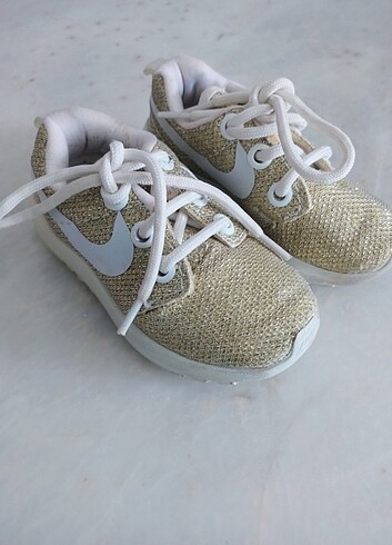 Nike ilk adım ayakkabısı 