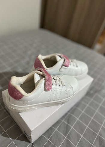 30 Beden Kızlar için Beyaz Sneaker Velcro Bantlı