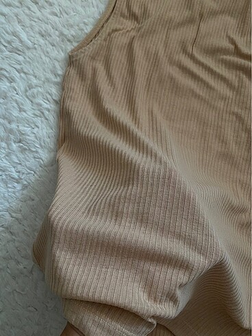 Bershka NA-KD Basic top ten rengi