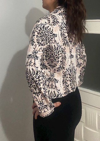 V Yaka Desenli Kadın Ofis Gömleği - Görsel 3