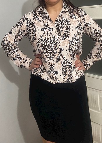 V Yaka Desenli Kadın Ofis Gömleği - Görsel 4