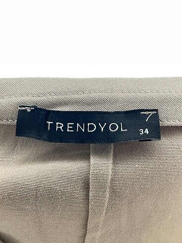 34 Beden çeşitli Renk Trendyol & Milla Kısa Salopet %70 İndirimli.