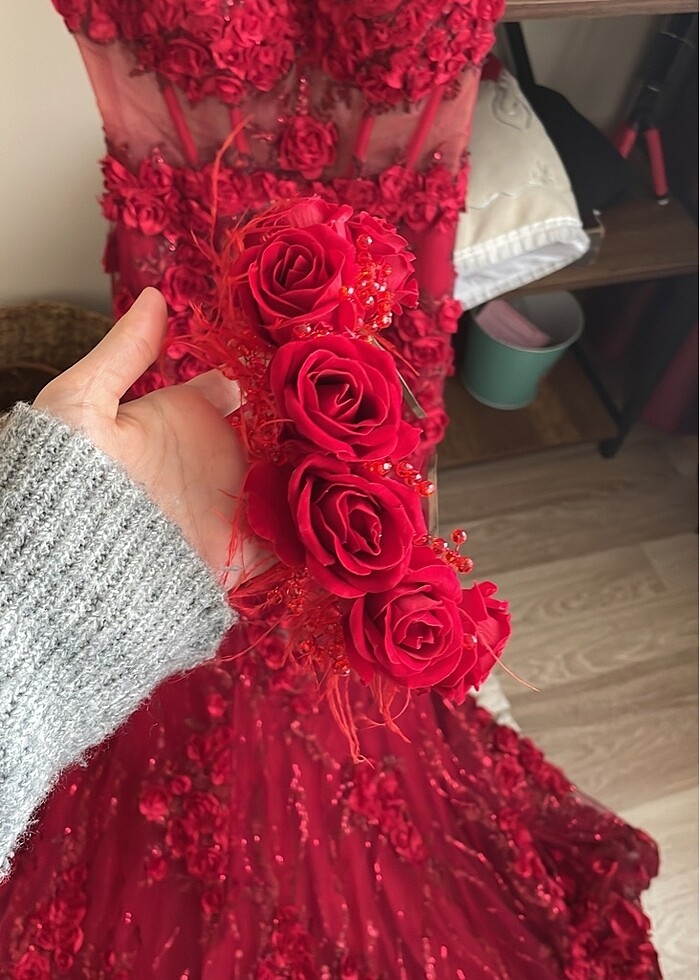 Kırmızı taç - Görsel 2