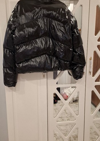 Siyah Parlak Kadın Kışlık Mont - Görsel 4