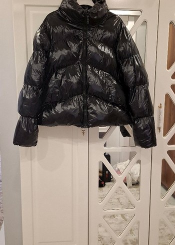 Siyah Parlak Kadın Kışlık Mont - Görsel 2