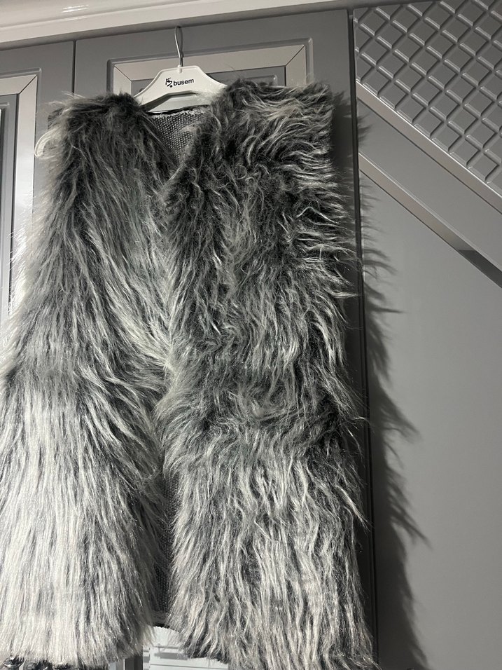Gri Kürklü Kadın Yelek - Görsel 2
