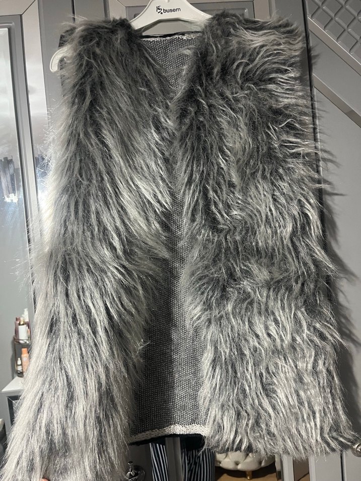 Gri Kürklü Kadın Yelek - Görsel 3