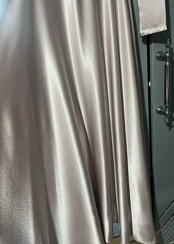 Bej Uzun Drapeli Kadın Abiye Elbise - Görsel 4