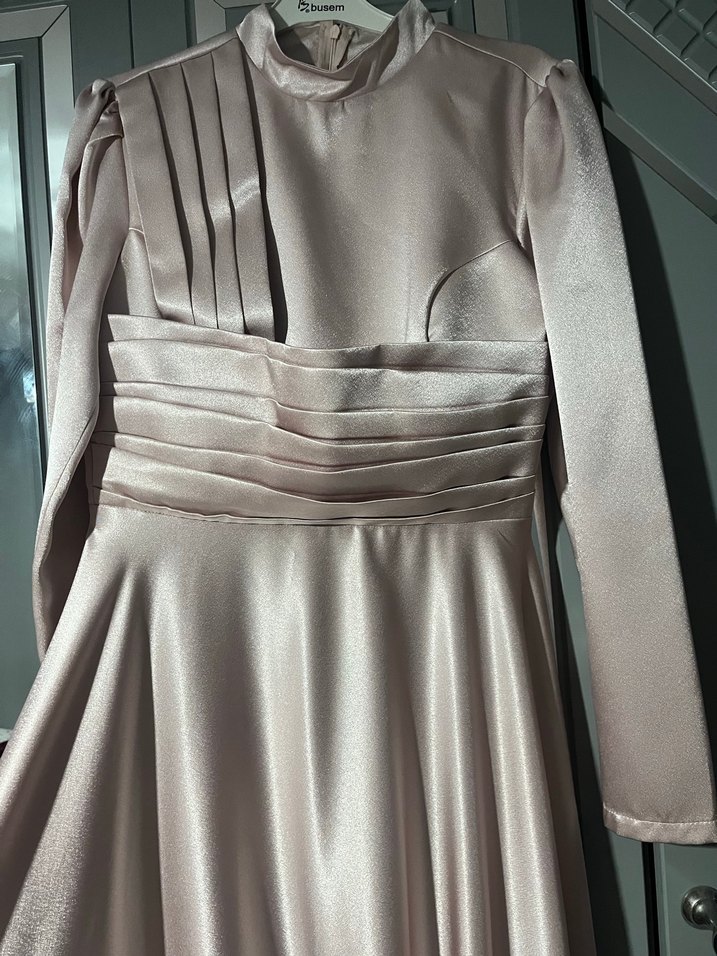 Bej Uzun Drapeli Kadın Abiye Elbise - Görsel 2