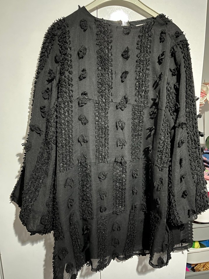 Uzun Kollu Siyah Nakışlı Gotik Bluz - Görsel 5