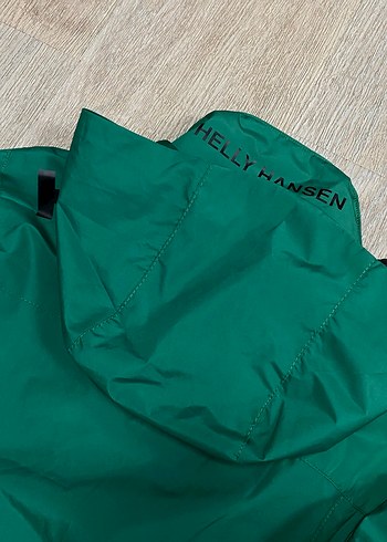 Yeşil Kapüşonlu Kadın Rüzgarlık Mont - Görsel 5