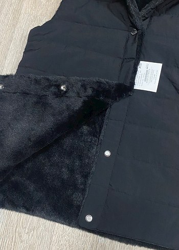 Siyah Kapüşonlu Kürklü Kadın Yelek.Çift Yönlü - Görsel 2